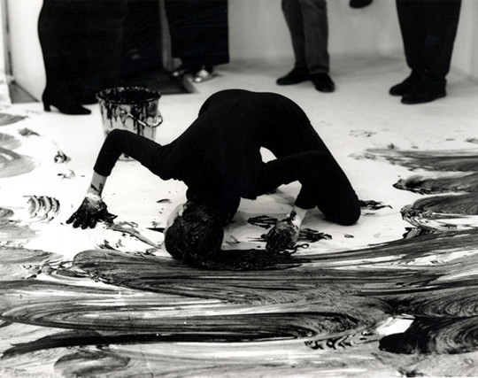 janine antoni - loving care - le bastart